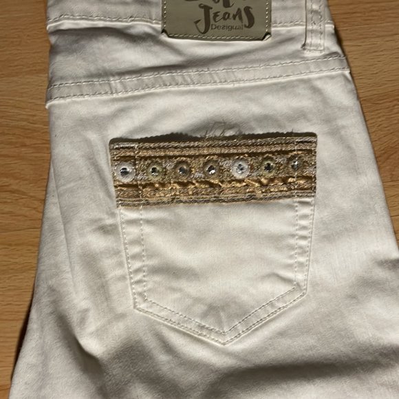 Desigual white pants with gold embroidery, size 28 - Picture 8 of 8
